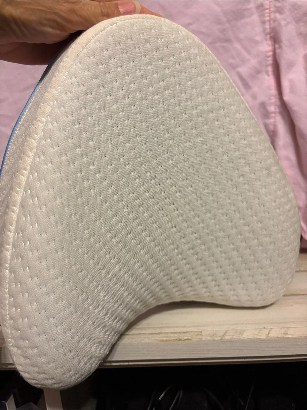 Contour Legacy Leg Pillow - White/Blue Packaging - Picture 4 of 7